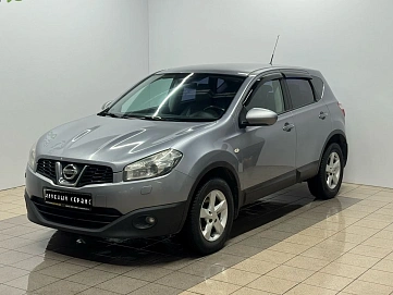 Nissan Qashqai, 2010г, передний привод, механика