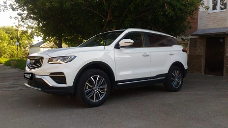 Geely Atlas Pro, 2023г, передний привод, автомат