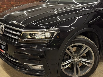 Volkswagen Tiguan, 2018г, полный привод, робот