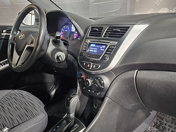 Hyundai Solaris, 2015г, передний привод, автомат