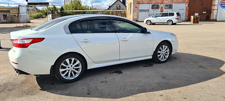 Renault Latitude, 2012г, передний привод, автомат