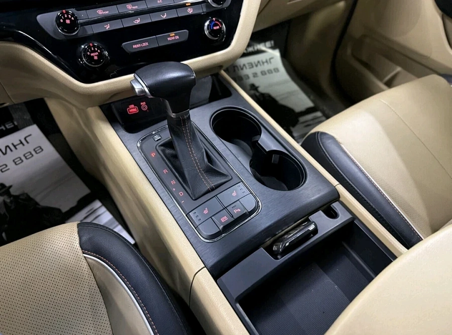 Kia Sedona, 2016г., передний привод, автомат
