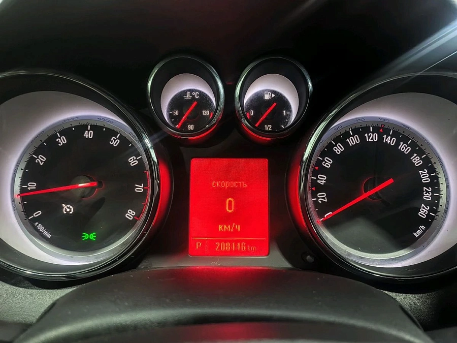 Opel Astra, 2014г., передний привод, автомат