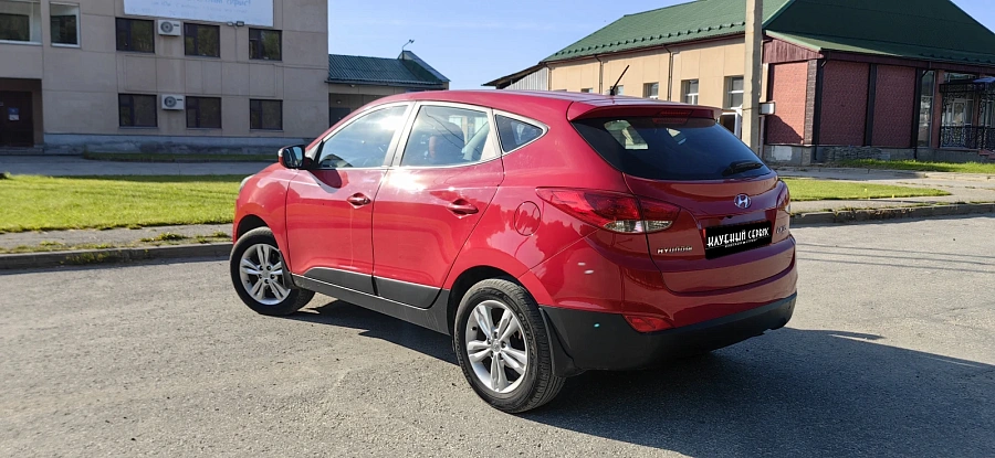 Hyundai ix35, 2012г., передний привод, автомат