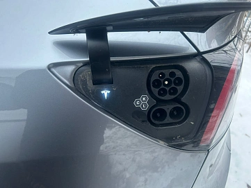 Tesla Model Y, 2023г, полный привод, автомат