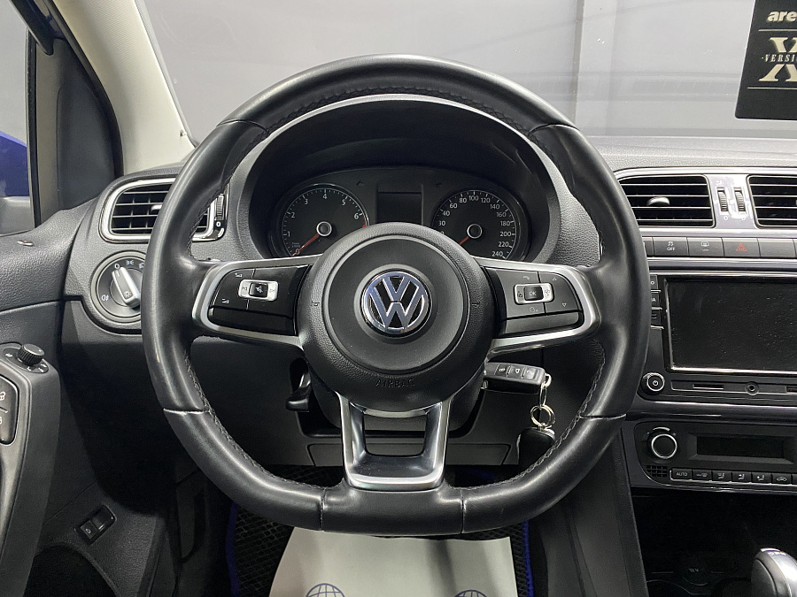 Volkswagen Polo, 2020г., передний привод, робот