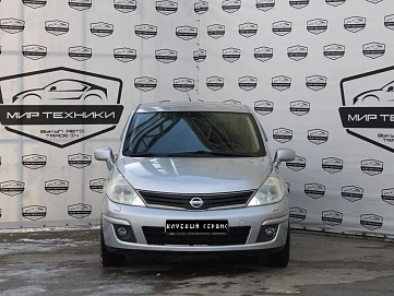 Nissan Tiida, 2010г, передний привод, автомат