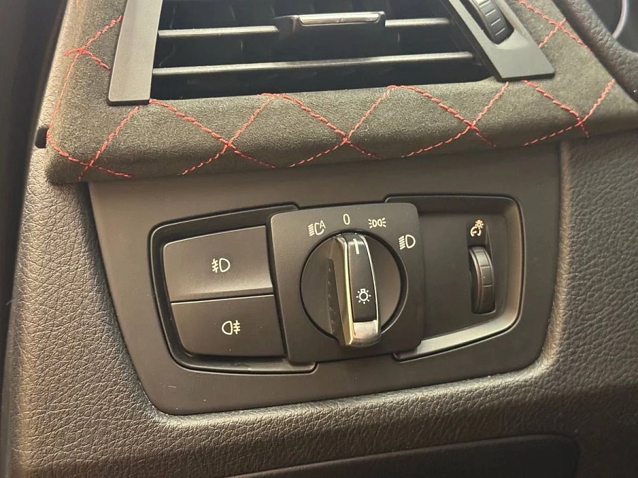 BMW 3 серии, 2012г., задний привод, автомат