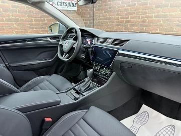 Skoda Superb, 2025г, передний привод, робот