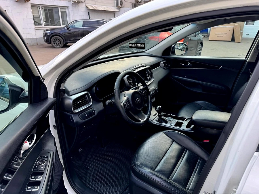 Kia Sorento, 2015г., полный привод, автомат