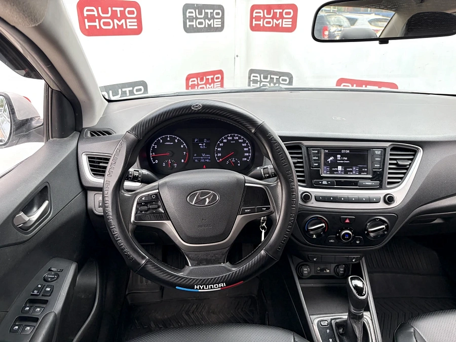 Hyundai Solaris, 2018г., передний привод, автомат