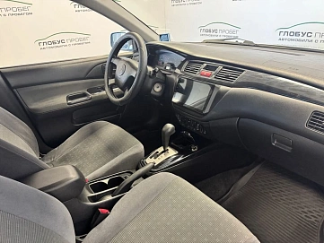 Mitsubishi Lancer, 2003г, передний привод, автомат