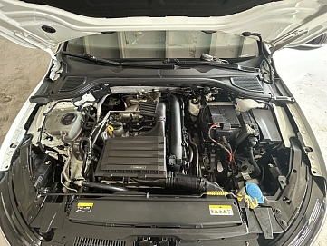 Volkswagen Golf, 2020г, передний привод, робот