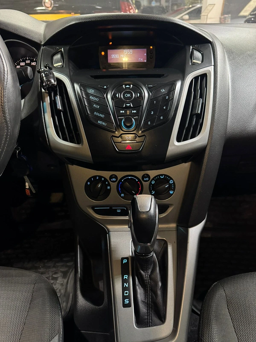 Ford Focus, 2011г., передний привод, робот