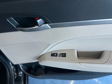Hyundai Elantra, 2018г, передний привод, автомат
