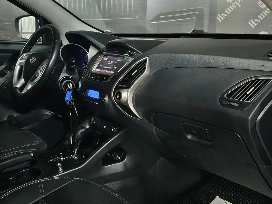 Hyundai ix35, 2012г., передний привод, автомат