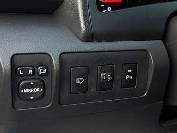 Toyota Camry, 2010г, передний привод, автомат