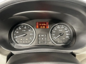 Renault Logan, 2010г, передний привод, механика