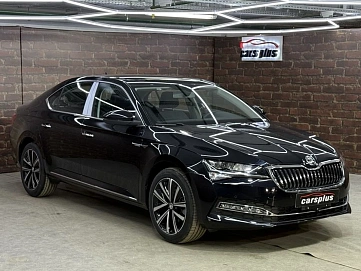 Skoda Superb, 2025г, передний привод, робот