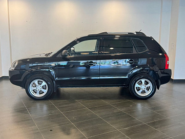 Hyundai Tucson, 2008г, передний привод, механика