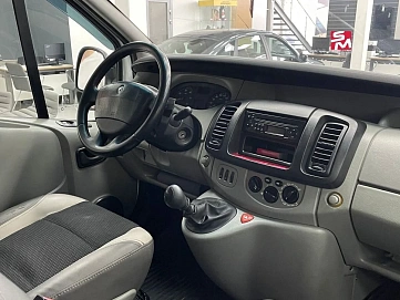 Renault Trafic, 2006г, передний привод, механика