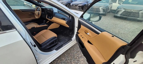 Lexus ES, 2025г, передний привод, вариатор