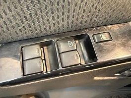Nissan Pathfinder, 2012г, передний привод, механика