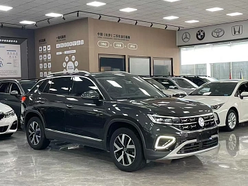 Volkswagen Tayron, 2022г., передний привод, робот