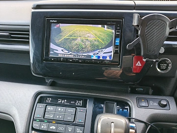 Honda Stepwgn, 2017г, передний привод, вариатор