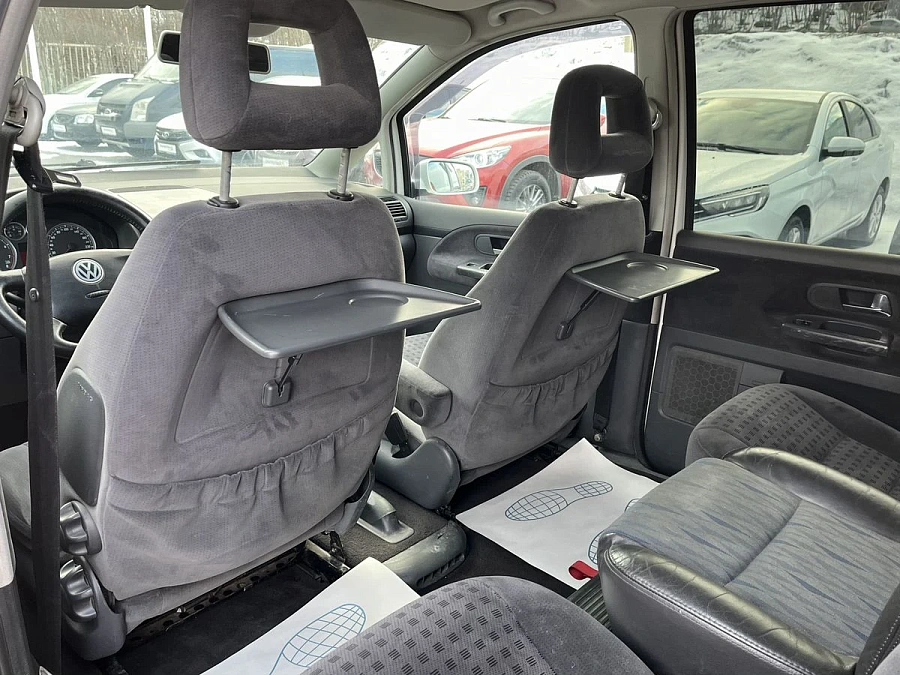 Volkswagen Sharan, 2003г., передний привод, автомат