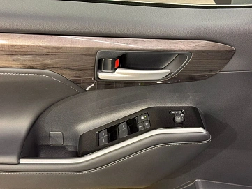 Toyota Highlander, 2025г, полный привод, автомат