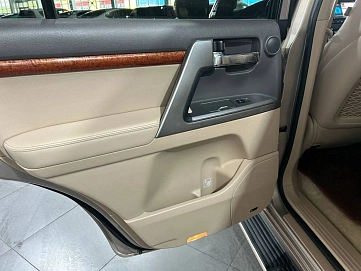 Toyota Land Cruiser, 2012г, передний привод, автомат
