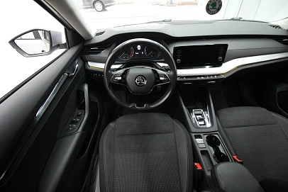 Skoda Octavia, 2021г, передний привод, автомат