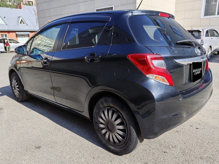 Toyota Vitz, 2015г., передний привод, вариатор