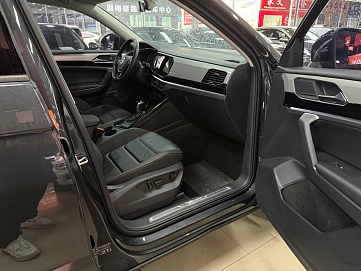 Volkswagen Tayron, 2021г, передний привод, робот