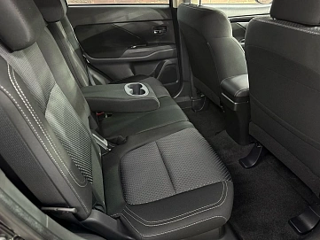 Mitsubishi Outlander, 2018г, передний привод, вариатор