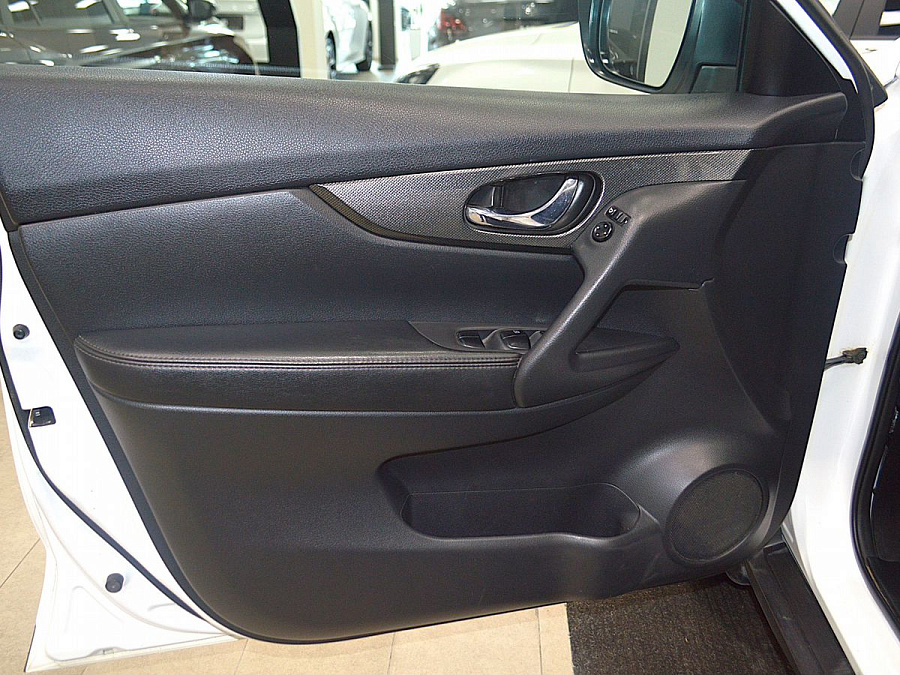Nissan X-Trail, 2016г., передний привод, вариатор