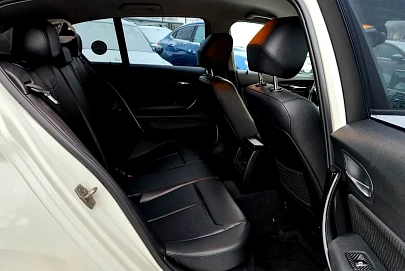 BMW 1 серии, 2012г, задний привод, автомат