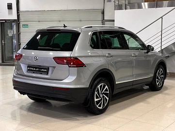 Volkswagen Tiguan, 2018г, передний привод, робот
