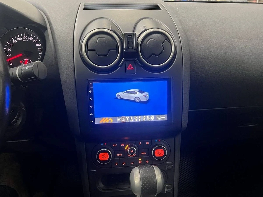 Nissan Qashqai, 2011г., полный привод, вариатор