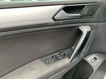 Volkswagen Tiguan, 2018г, передний привод, робот