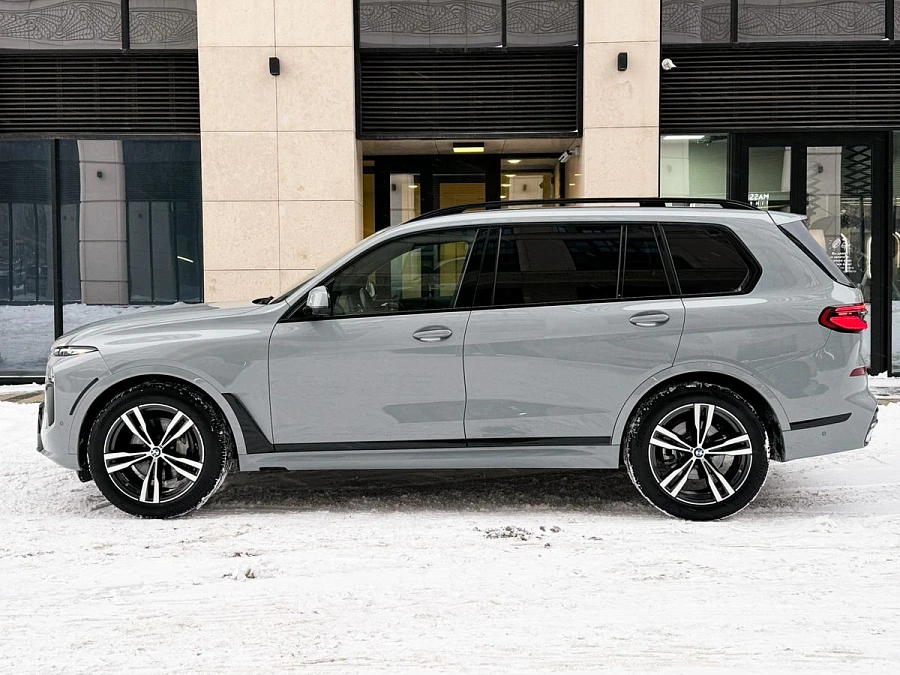 BMW X7, 2022г., полный привод, автомат