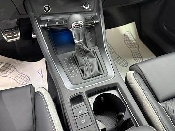 Audi Q3, 2025г, передний привод, робот