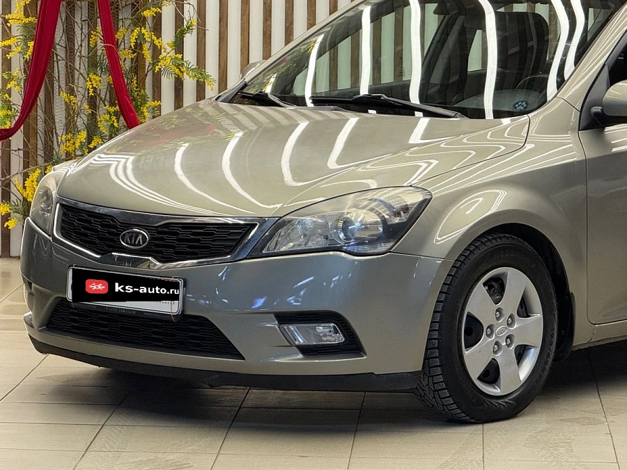 Kia Ceed, 2012г., передний привод, автомат