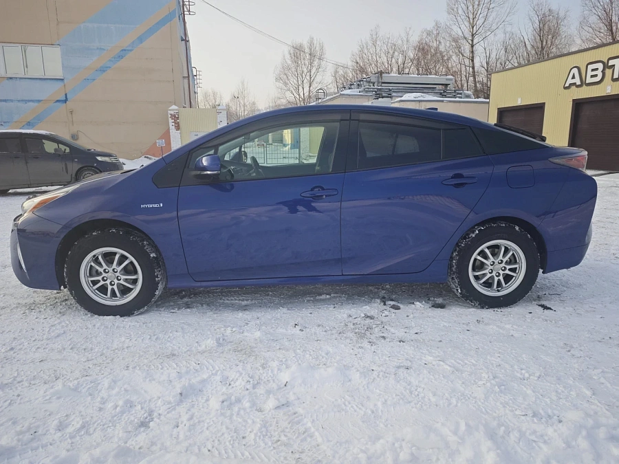 Toyota Prius, 2016г., полный привод, автомат