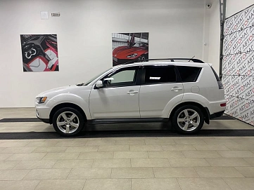 Mitsubishi Outlander, 2010г, передний привод, вариатор
