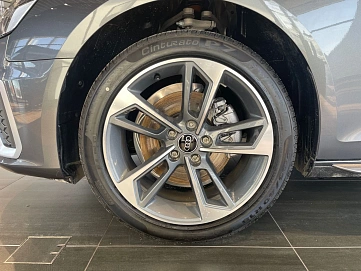 Audi A4, 2023г, передний привод, робот