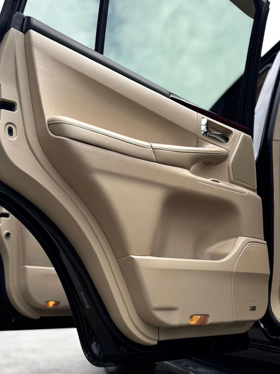 Lexus LX, 2011г., полный привод, автомат